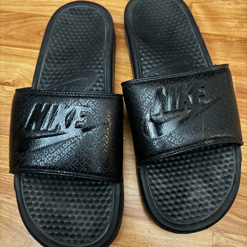 Nike men’s sandals